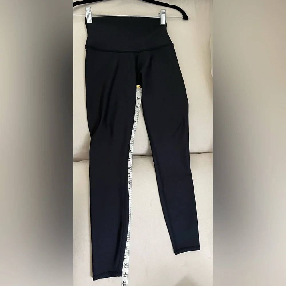 NWOT Alo Yoga High Waisted Airlift Leggings Black Color Size XXS